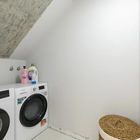 Elegante Y Luminoso En - Apto 5 By Apartamento Vigo