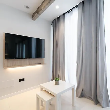 Elegante Y Luminoso En - Apto 5 By