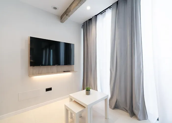 Elegante Y Luminoso En - Apto 5 By